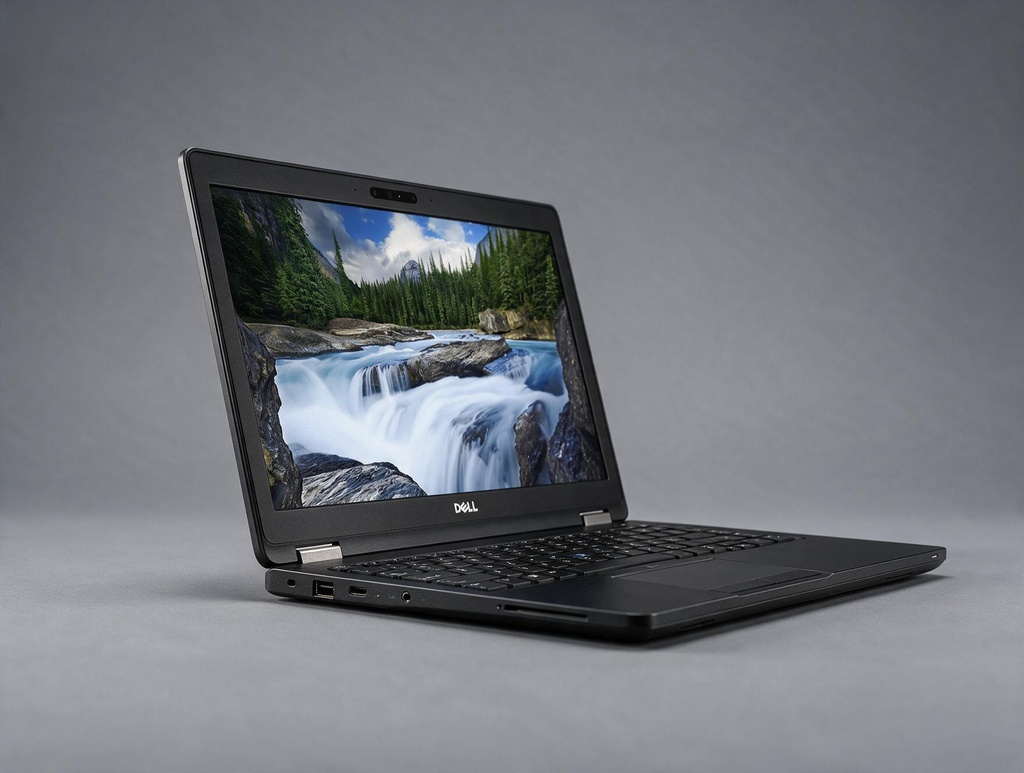 Portátil Reacondicionado DELL Latitude 5590 15.6\/ i7-8th / 16Gb / 512Gb SSD / Win 11 Pro / Teclado español / Grado A- Desperfectos esteticos"